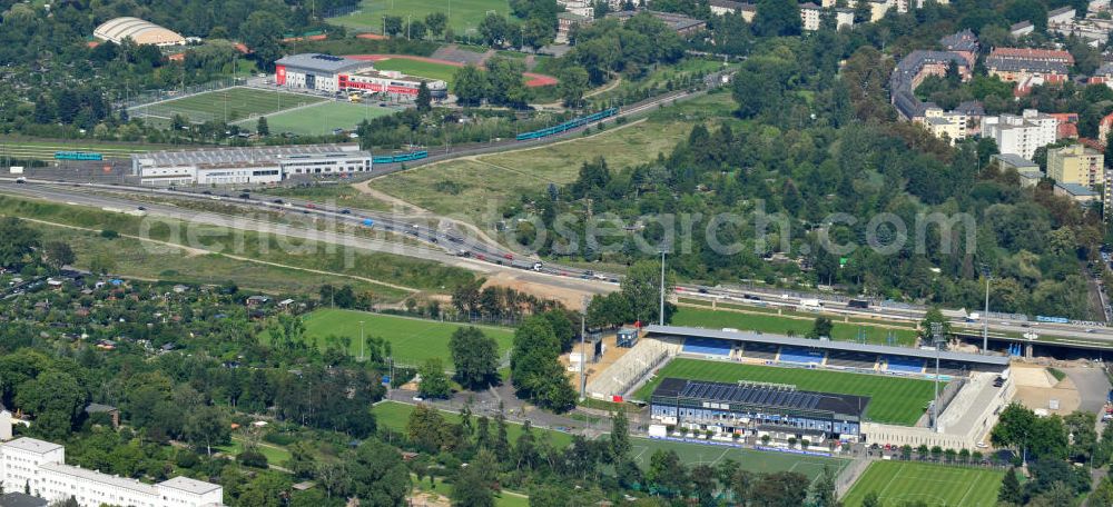 Frankfurt am Main from the bird's eye view: Blick auf das umgebaute Frankfurter Volksbank-Stadion (vormals Stadion Am Bornheimer Hang). Der DFL erteilte im Rahmen des Lizensierungsverfahrens dem umgebauten Volksbank Stadion die Zulassung für die 2. Bundesliga. View of the Frankfurter Volksbank Stadium (formerly Stadium on Bornheimer Hang). The DFL issued under the licensing procedure, the converted Volksbank Stadion approval for the second Bundesliga.