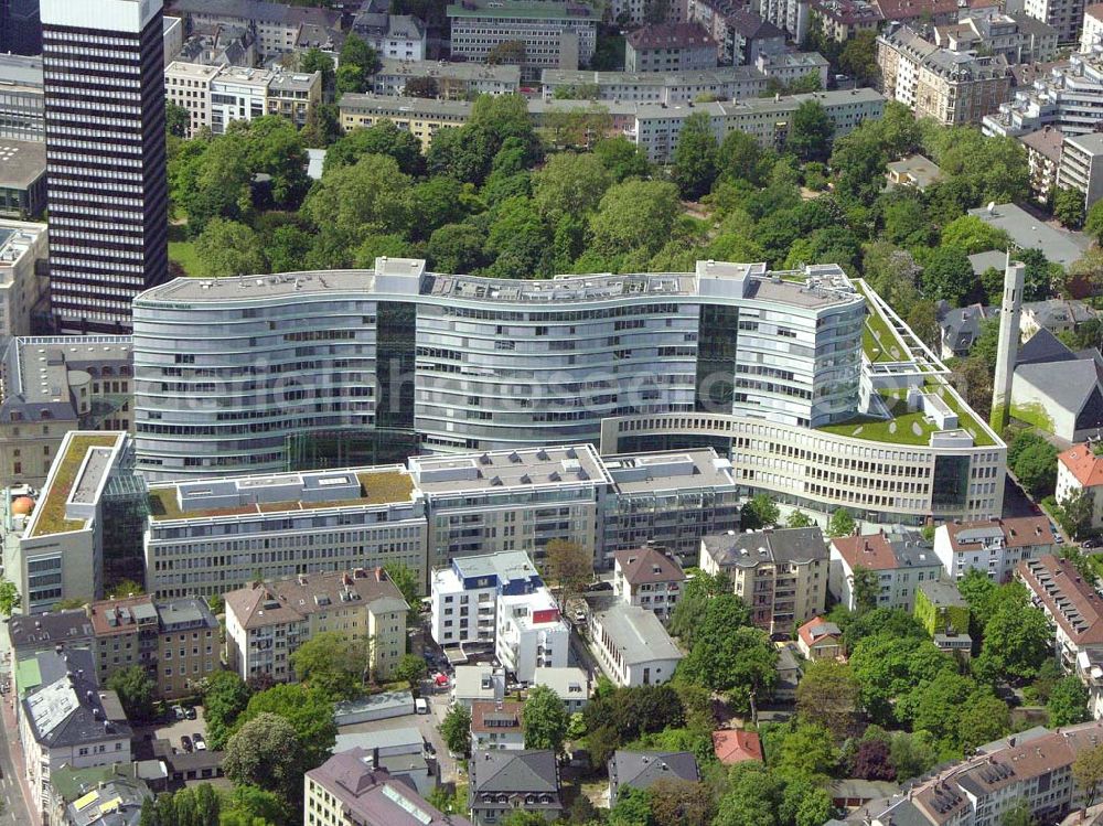 Aerial photograph Frankfurt - Main / Hessen - Büro- und Geschäftshauskomplex Frankfurter Welle der DIFA am Bankenviertel in Frankfurt / Main.