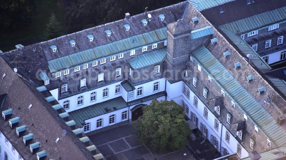 Aerial photograph Rolandseck - School building of the Franziskus- Gymnasium on island Nonnenwerth in Rolandseck in the state Rhineland-Palatinate, Germany