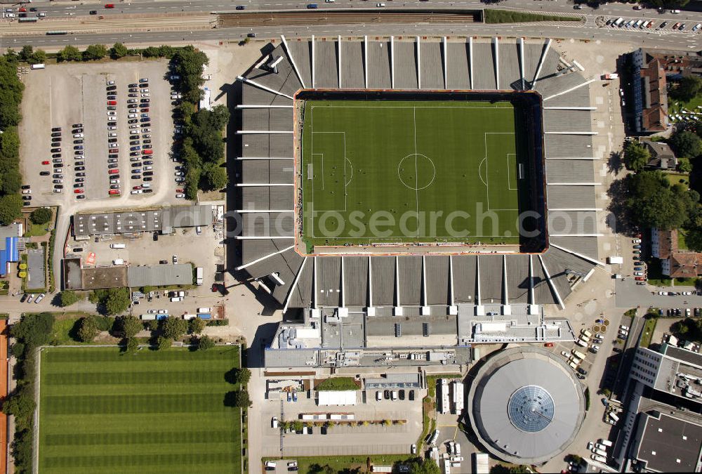 Bochum from the bird's eye view: WM-Fußballspiel zwischen Japan und Neuseeland anläßlich der Fußball-Weltmeisterschaft der Frauen 2011 im rewirpower STADION. Das Stadion ist die Spielstätte des Fußballklubs VfL Bochum. Die 6. Fußball-Weltmeisterschaft der Frauen (offiziell: FIFA Women’s World Cup Germany 2011 / „ FIFA Frauen-Weltmeisterschaft Deutschland 2011 “) wird vom 26. Juni bis 17. Juli 2011 im Land des Titelverteidigers Deutschland ausgetragen. Football match of the FIFA Women’s World Cup 2011 in the Rewirpower Stadium (formerly Ruhr Stadium).