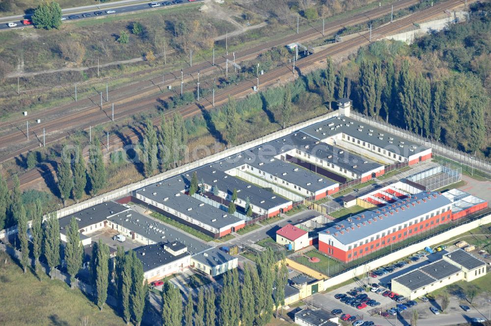 Aerial photograph Warschau / Warszawa / Warsaw - Blick auf das Frauengefängniss / JVA Justizvollzugsanstalt Warschau - Grochow im gleichnamigen Stadtteil der polnischen Metropole. The women's prison / correctional facility prison Warsaw - Grochow