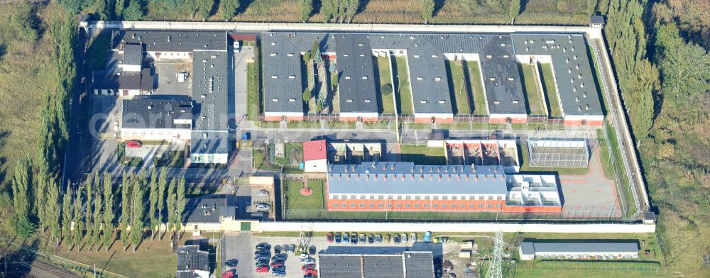 Aerial image Warschau / Warszawa / Warsaw - Blick auf das Frauengefängniss / JVA Justizvollzugsanstalt Warschau - Grochow im gleichnamigen Stadtteil der polnischen Metropole. The women's prison / correctional facility prison Warsaw - Grochow