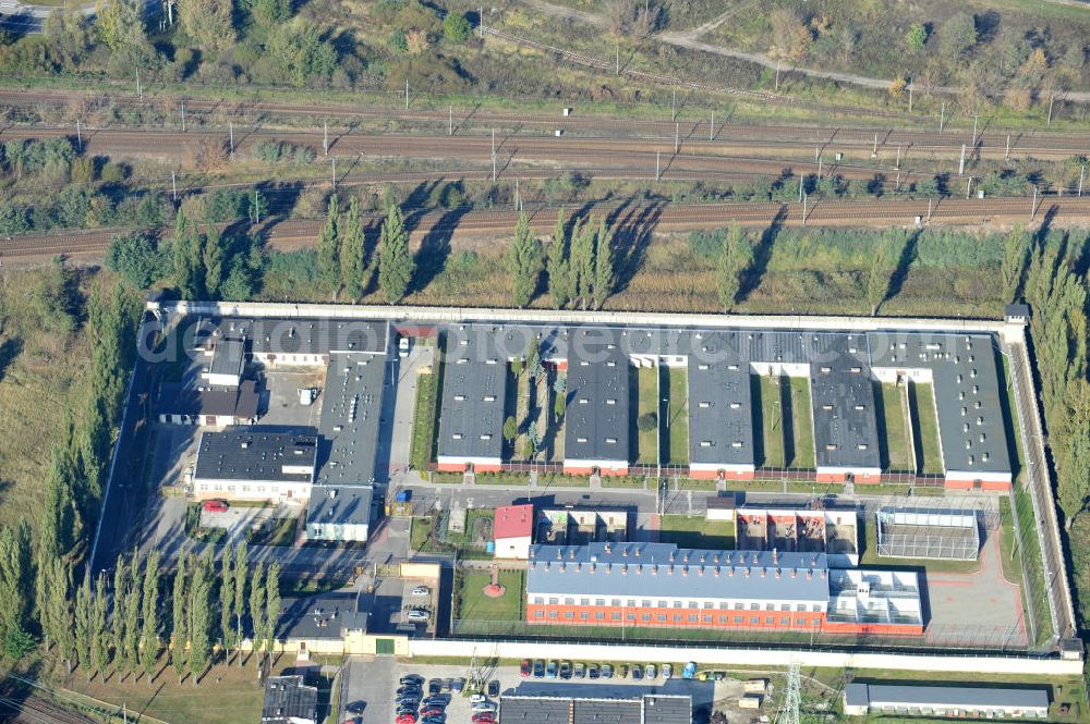 Aerial photograph Warschau / Warszawa / Warsaw - Blick auf das Frauengefängniss / JVA Justizvollzugsanstalt Warschau - Grochow im gleichnamigen Stadtteil der polnischen Metropole. The women's prison / correctional facility prison Warsaw - Grochow