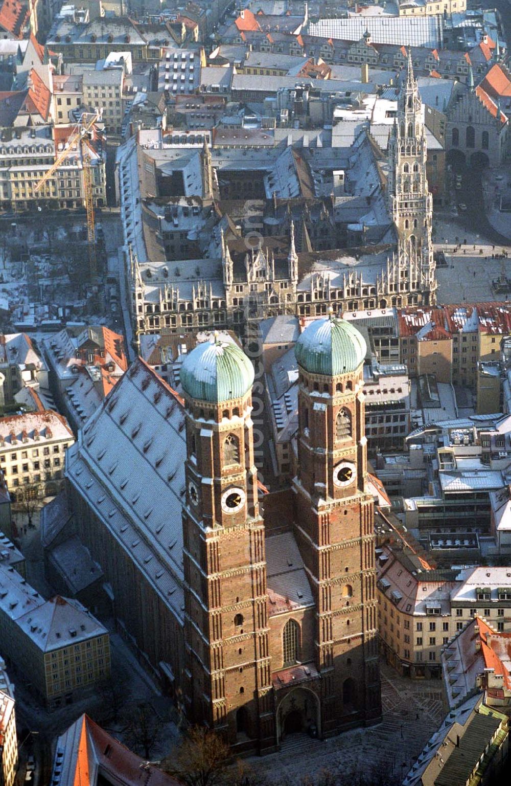 München / Bayern from above - 15.01.2006 München: Blick auf die im 16. Jahrhundert erbaute Frauenkirche in der Münchner Innenstadt