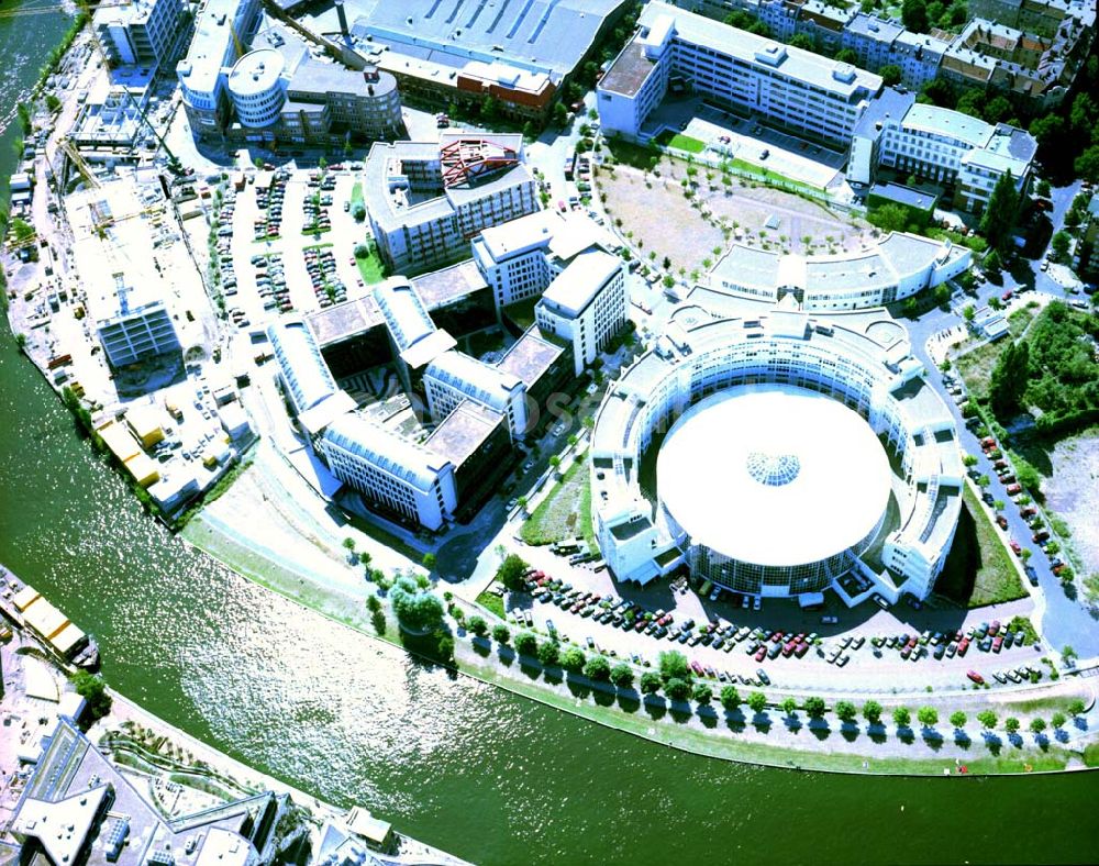 Aerial photograph Berlin-Moabit - Fraunhofer Forschungszentrum Moabit an der Spree