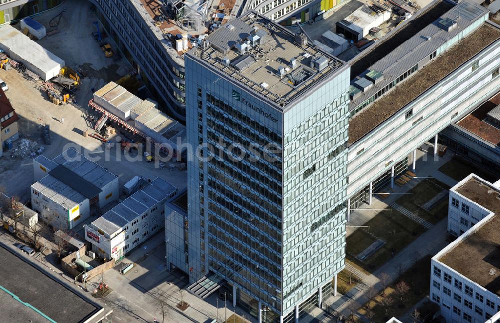 München from the bird's eye view: Das Fraunhofer-Gesellschaft, die größte Organisation für anwendungsorientierte Forschung in Europa, an der Hansastraße in München. The Fraunhofer, Europe’s largest application-oriented research organization, at the Hansastrasse in Munich.