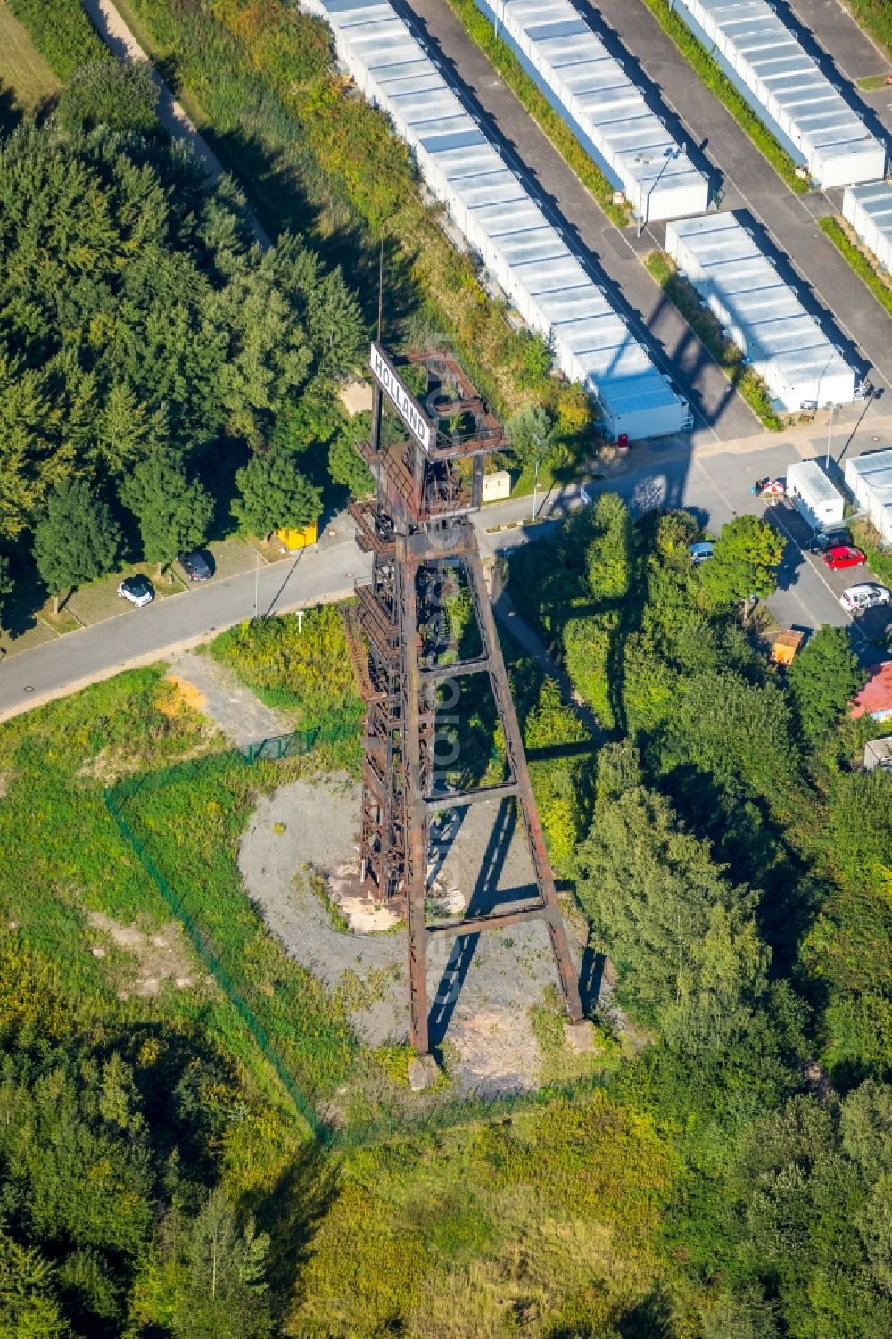 Aerial photograph Bochum - Conveyors and mining pits at the headframe Alter Foerderturm Zeche Holland on Emil-Weitz-Strasse in Bochum in the state North Rhine-Westphalia, Germany