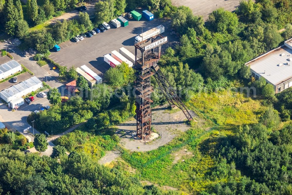 Bochum from above - Conveyors and mining pits at the headframe Alter Foerderturm Zeche Holland on Emil-Weitz-Strasse in Bochum in the state North Rhine-Westphalia, Germany