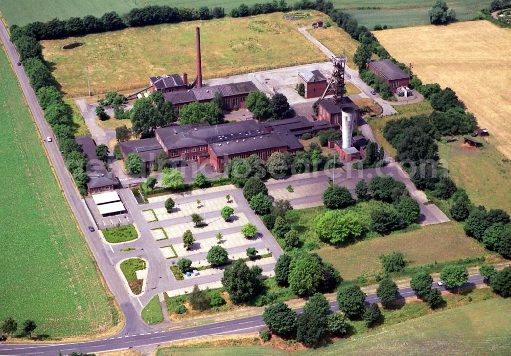 Moers from above - Conveyors and mining pits at the headframe Kapellen in Moers in the state North Rhine-Westphalia