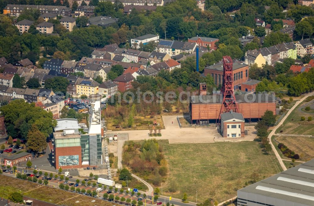 Aerial photograph Gelsenkirchen - Conveyors and mining pits at the headframe er ehemaligen Zeche Consolidation 3 on Consolstrasse in Gelsenkirchen in the state North Rhine-Westphalia, Germany