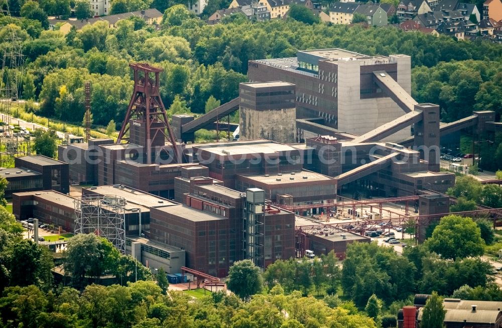 Essen from above - Conveyors and mining pits at the headframe Kokerei Zollverein in Essen in the state North Rhine-Westphalia