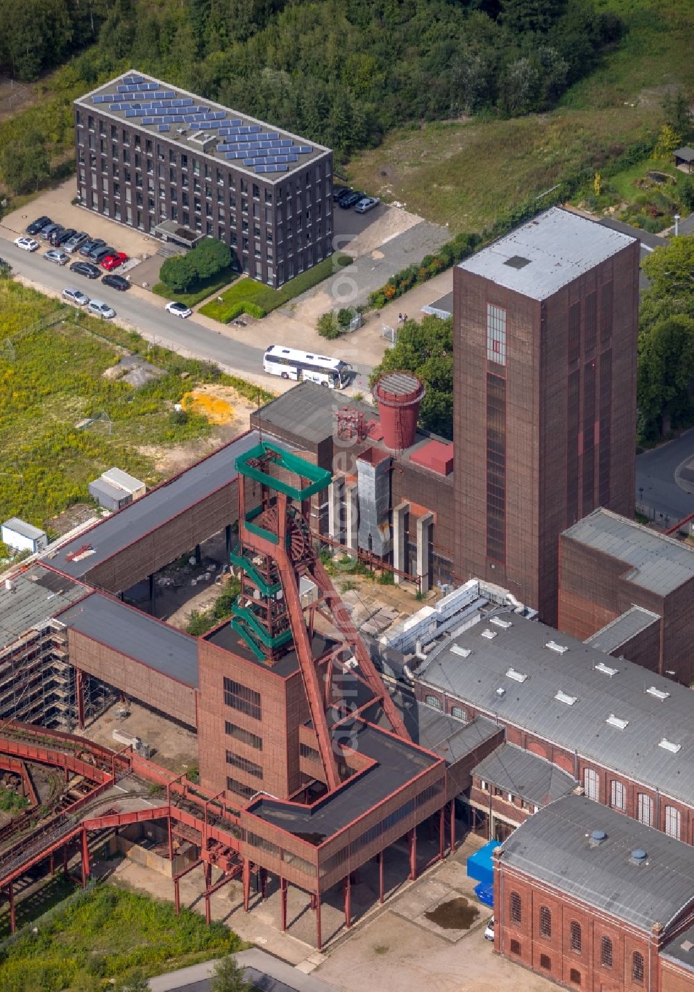 Aerial image Essen - Conveyors and mining pits at the headframe Kokerei Zollverein in Essen in the state North Rhine-Westphalia