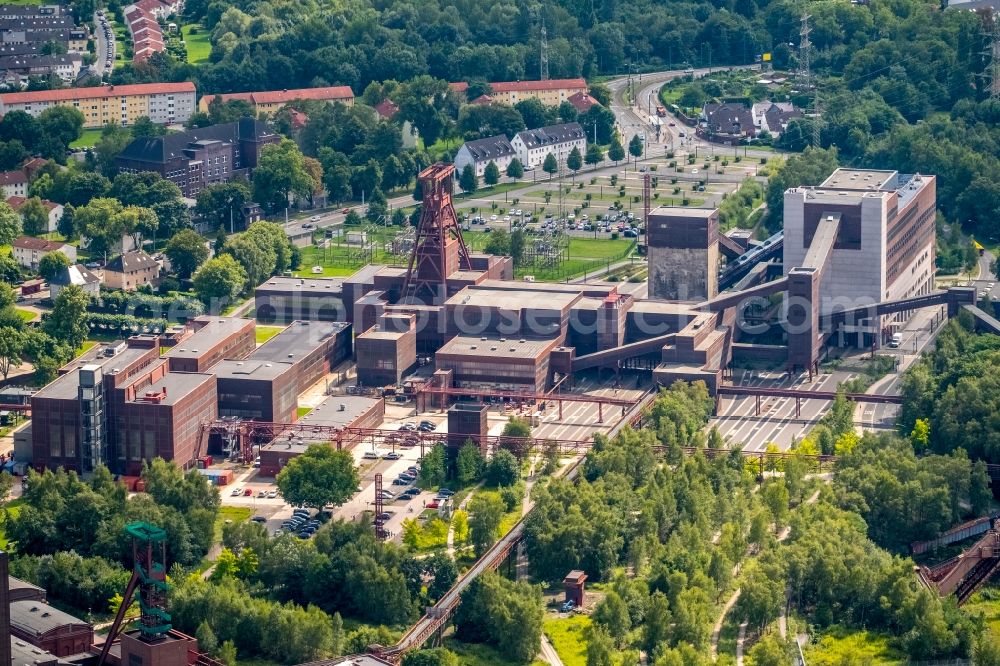 Essen from above - Conveyors and mining pits at the headframe Kokerei Zollverein in Essen in the state North Rhine-Westphalia