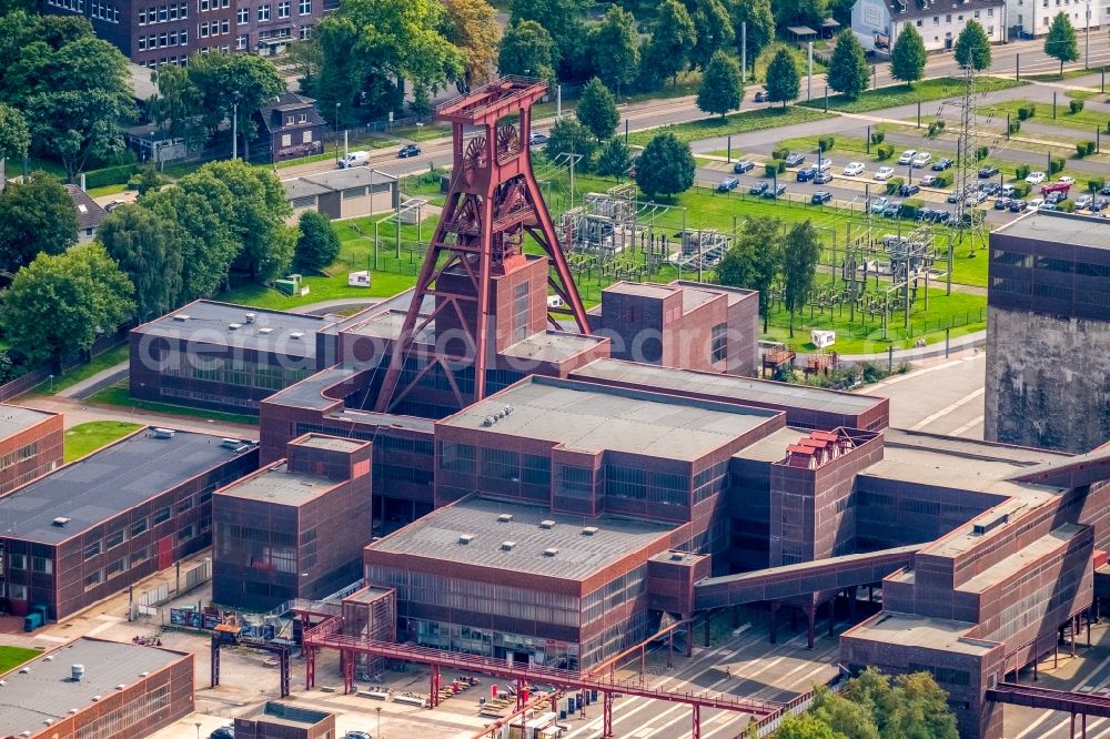 Aerial image Essen - Conveyors and mining pits at the headframe Kokerei Zollverein in Essen in the state North Rhine-Westphalia