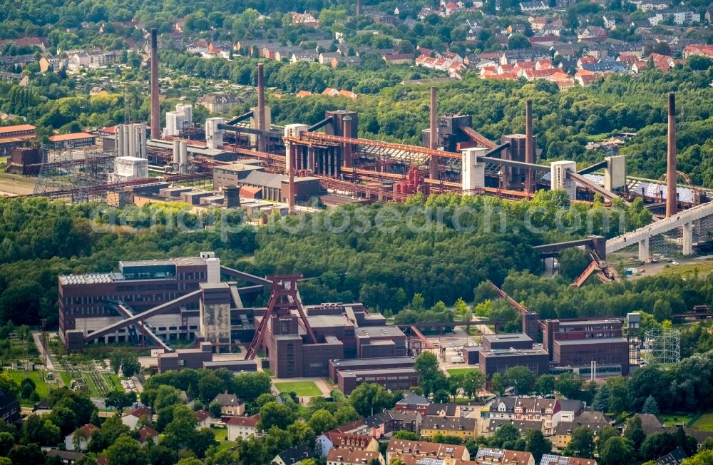 Aerial image Essen - Conveyors and mining pits at the headframe Kokerei Zollverein in Essen in the state North Rhine-Westphalia