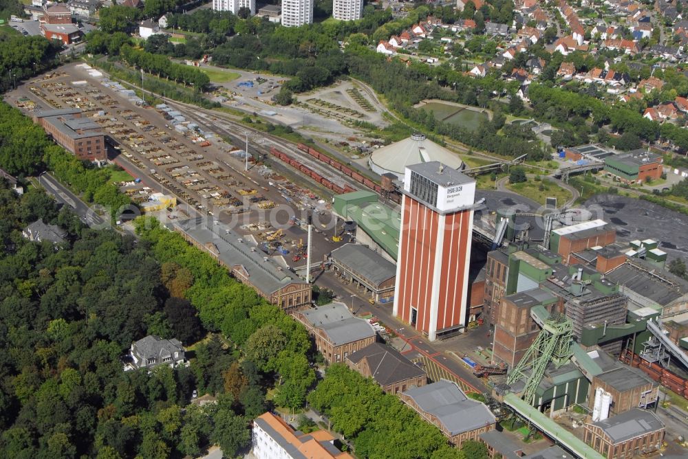 Kamp-Lintfort from above - Conveyors and mining pits at the headframe Zeche Friedrich Heinrich in Kamp-Lintfort in the state North Rhine-Westphalia