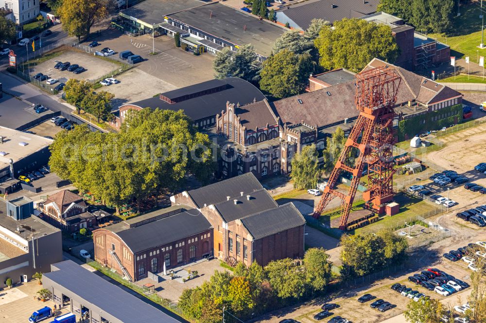 Aerial photograph Essen - Conveyors and mining pits at the headframe of Zeche Bonifacius on Rotthauser Strasse in Essen at Ruhrgebiet in the state North Rhine-Westphalia, Germany