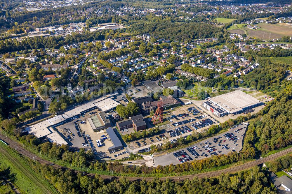 Essen from above - Conveyors and mining pits at the headframe of Zeche Bonifacius on Rotthauser Strasse in Essen at Ruhrgebiet in the state North Rhine-Westphalia, Germany