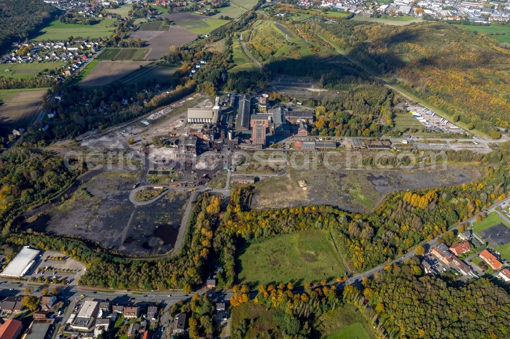 Aerial photograph Hamm - Conveyors and mining pits at the headframe Zeche Heinrich Robert in the district Wiescherhoefen in Hamm in the state North Rhine-Westphalia, Germany