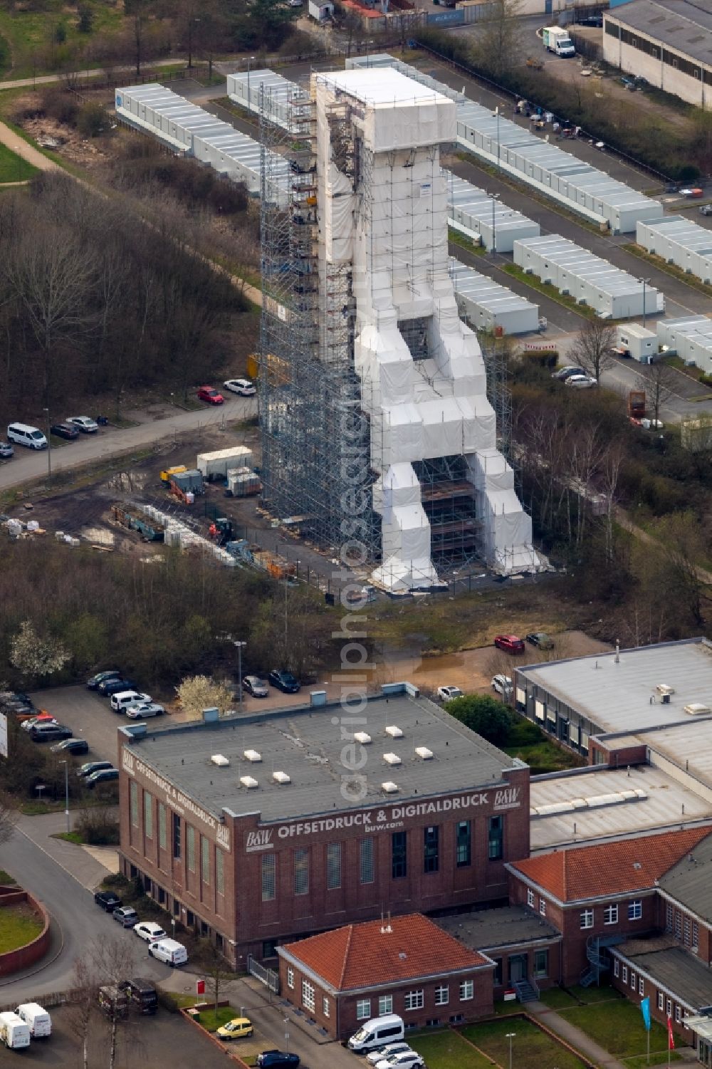 Aerial photograph Bochum - Conveyors and mining pits at the headframe of Zeche Holland in the district Wattenscheid in Bochum in the state North Rhine-Westphalia, Germany