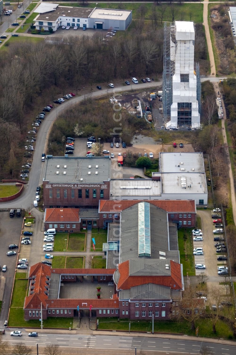 Bochum from the bird's eye view: Conveyors and mining pits at the headframe of Zeche Holland in the district Wattenscheid in Bochum in the state North Rhine-Westphalia, Germany