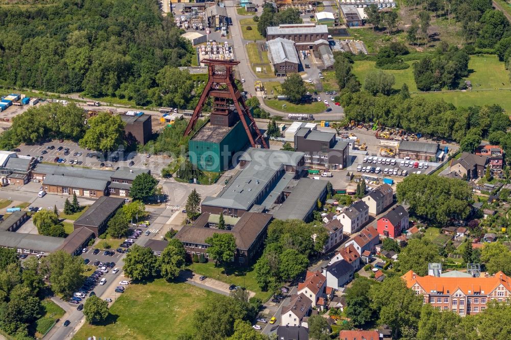 Aerial image Herne - Conveyors and mining pits at the headframe of Zeche Pluto in the district Wanne-Eickel in Herne in the state North Rhine-Westphalia, Germany