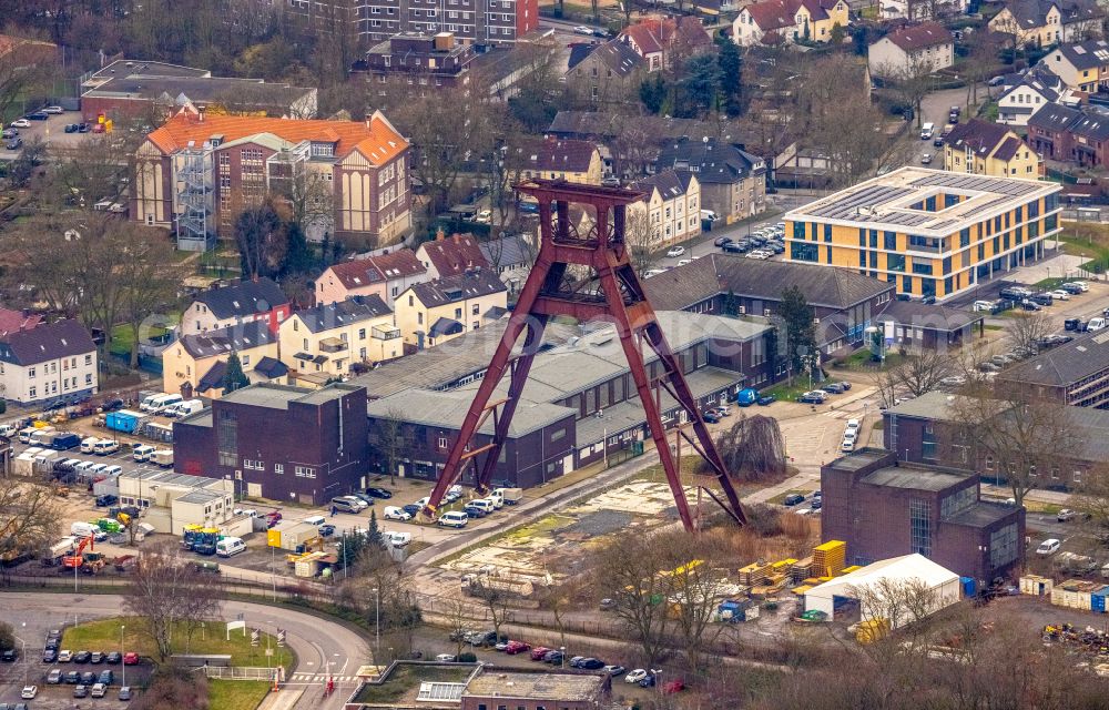 Wanne-Eickel from above - Conveyors and mining pits at the headframe Zeche Pluto 2/3/7 on street Thiesstrasse in Wanne-Eickel at Ruhrgebiet in the state North Rhine-Westphalia, Germany