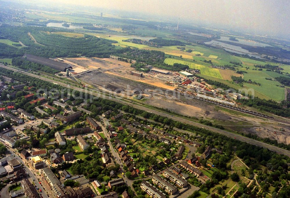 Moers from above - Mining shaft tower Schachtanlage Pattberg destrict Repelen hard coal revier in Moers in the state North Rhine-Westphalia