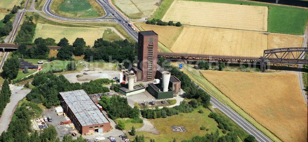 Aerial photograph Duisburg - Mining shaft tower of Bergwerk Walsum -	hard coal revier in Duisburg in the state North Rhine-Westphalia