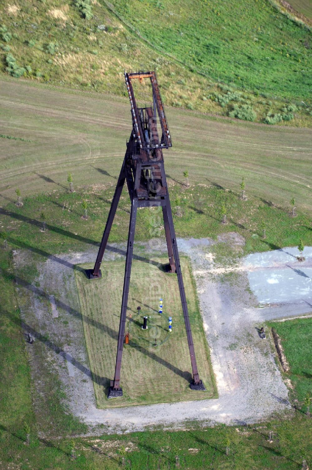 Löbichau from above - Blick auf den Förderturm bei Löbichau. Dieser ist Teil vom Offiziellen Begleitprojekt der Bundesgartenschau 2007.