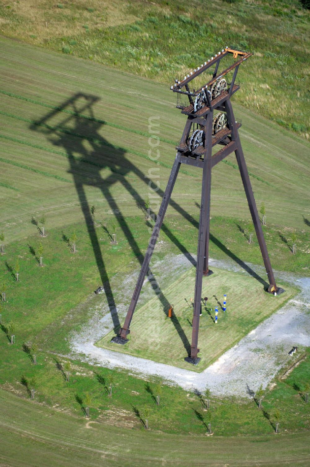 Aerial image Löbichau - Blick auf den Förderturm bei Löbichau. Dieser ist Teil vom Offiziellen Begleitprojekt der Bundesgartenschau 2007.