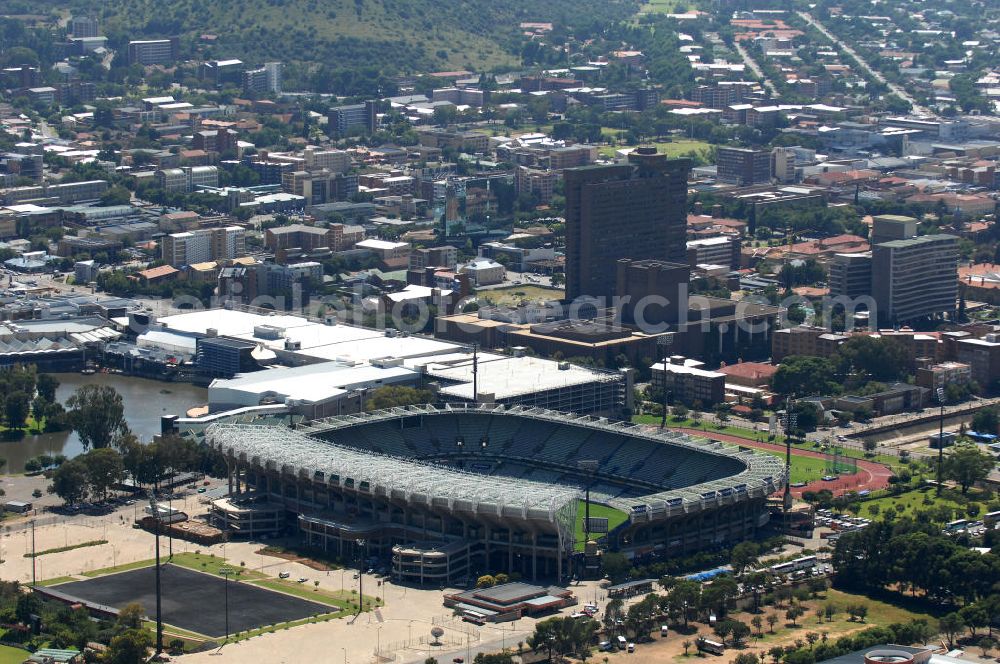 Bloemfontein from the bird's eye view: Blick auf das Free State Stadion im Zentrum von Bloemfontein in Südafrika vor der Fußball-Weltmeisterschaft. View of the Free State Stadium in Bloemfontein in South Africa for the FIFA World Cup 2010.