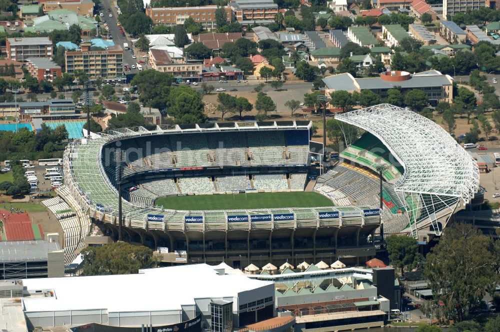 Bloemfontein from the bird's eye view: Blick auf das Free State Stadion im Zentrum von Bloemfontein in Südafrika vor der Fußball-Weltmeisterschaft. View of the Free State Stadium in Bloemfontein in South Africa for the FIFA World Cup 2010.