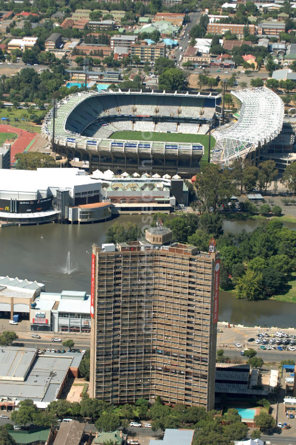 Aerial image Bloemfontein - Blick auf das Free State Stadion im Zentrum von Bloemfontein in Südafrika vor der Fußball-Weltmeisterschaft. View of the Free State Stadium in Bloemfontein in South Africa for the FIFA World Cup 2010.