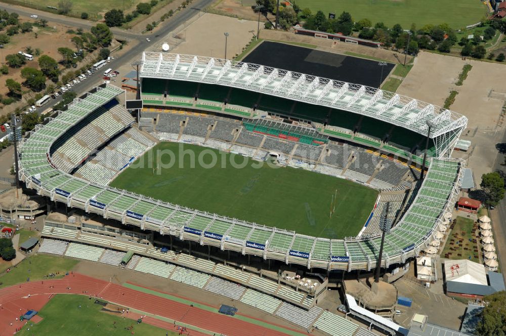 Bloemfontein from the bird's eye view: Blick auf das Free State Stadion im Zentrum von Bloemfontein in Südafrika vor der Fußball-Weltmeisterschaft. View of the Free State Stadium in Bloemfontein in South Africa for the FIFA World Cup 2010.