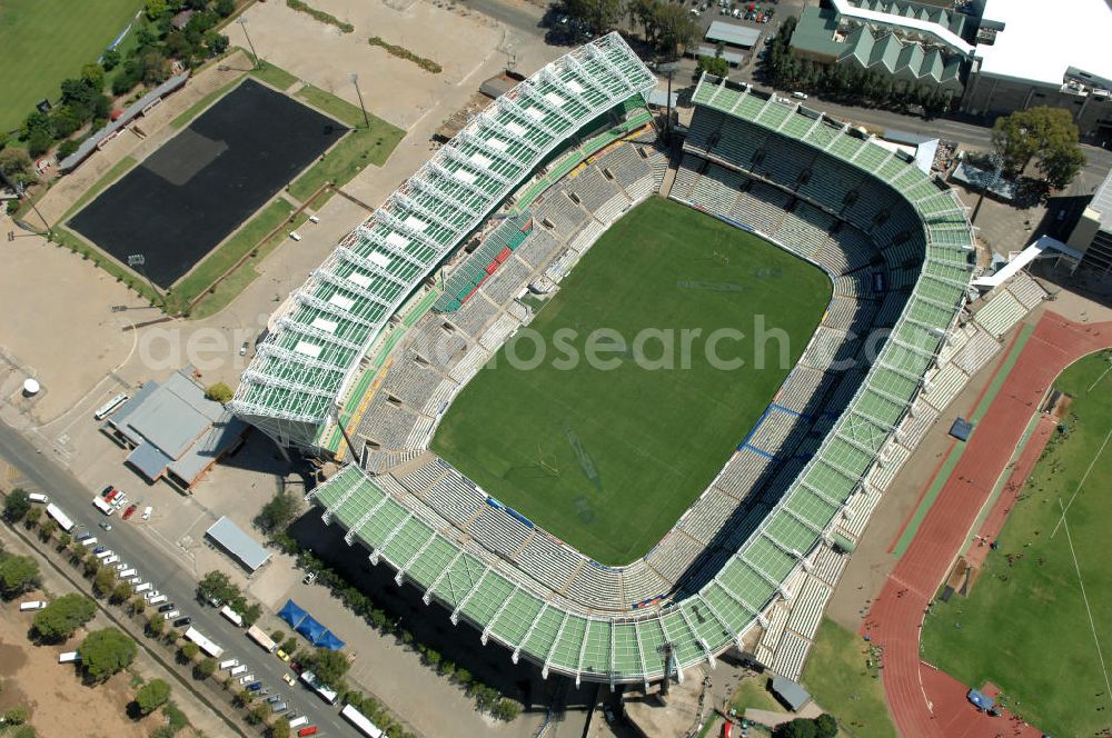 Bloemfontein from the bird's eye view: Blick auf das Free State Stadion im Zentrum von Bloemfontein in Südafrika vor der Fußball-Weltmeisterschaft. View of the Free State Stadium in Bloemfontein in South Africa for the FIFA World Cup 2010.