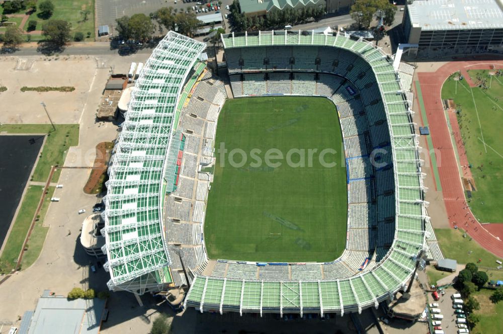 Bloemfontein from above - Blick auf das Free State Stadion im Zentrum von Bloemfontein in Südafrika vor der Fußball-Weltmeisterschaft. View of the Free State Stadium in Bloemfontein in South Africa for the FIFA World Cup 2010.