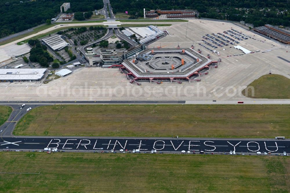 Aerial image Berlin - Freedom Dinner on the blocked runway with a table arrangement to form letters of the words BERLIN LOVES YOU on the grounds of the former airport in the Tegel district in Berlin, Germany