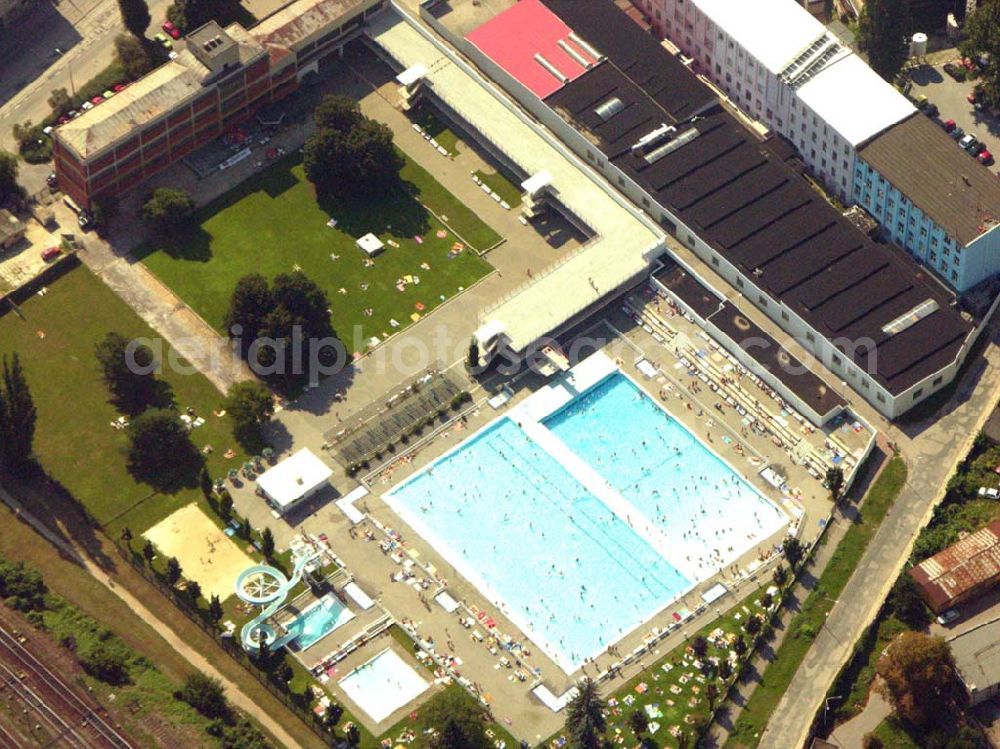 Brno (Brünn) from the bird's eye view: Blick auf das Freibad in Brno (Brünn) in der Dobrovského-Straße in Brünn. Das Städtische Bad (Klimentova 25) gehört zu den wichtigsten Bauten des Architekten Fuchs aus den ausgehenden zwanziger Jahren - dem Höhepunkt seines Schaffens.