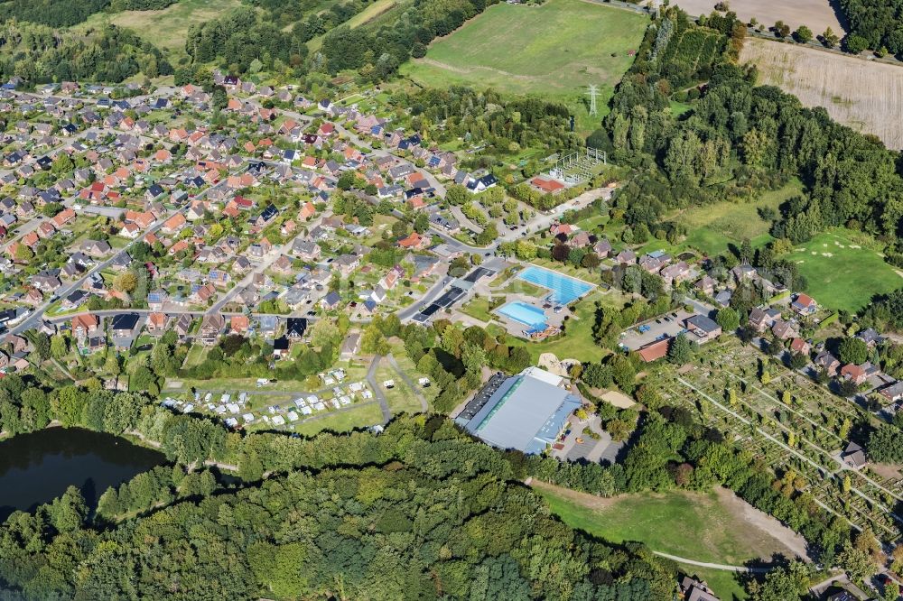 Aerial photograph Harsefeld - Outdoor swimming pool, ice rink and cemetery in Harsefeld in the district of Stade in the state Lower Saxony, Germany