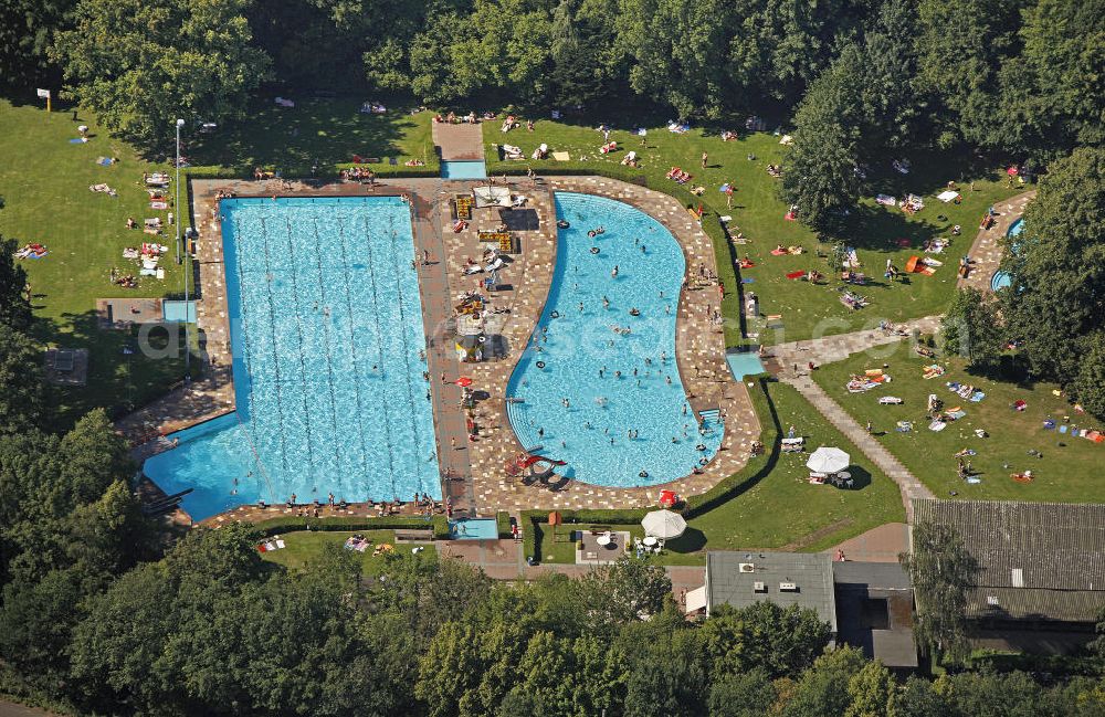 Aerial photograph Bad Oeynhausen - Look at the open air bath of Bad Oeynhausen