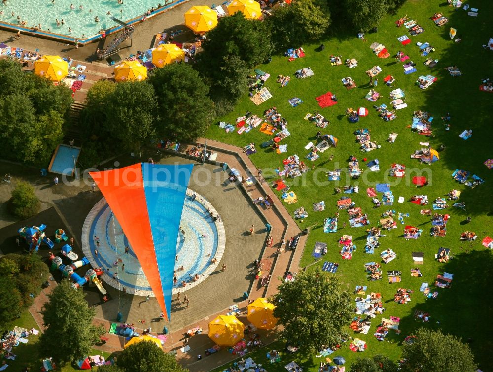 Aerial image Gelsenkirchen - View of the outdoor pool of the Sport Paradies in Gelsenkirchen in the state North Rhine-Westphalia