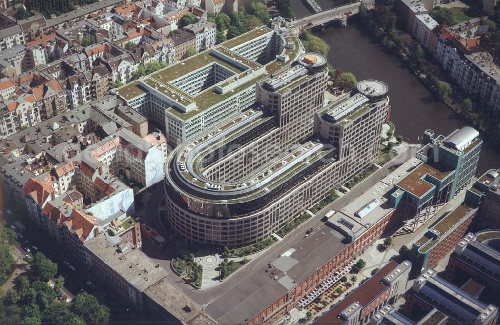 Berlin - Moabit from above - Freiberger Spreebogen auf dem Gelände der alten Meierei in Berlin-Moabit - Sitz des Bundesinnenministeriums.