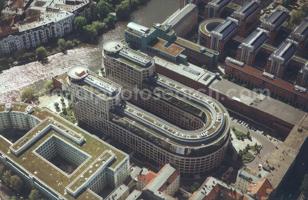 Aerial image Berlin - Moabit - Freiberger Spreebogen auf dem Gelände der alten Meierei in Berlin-Moabit - Sitz des Bundesinnenministeriums.