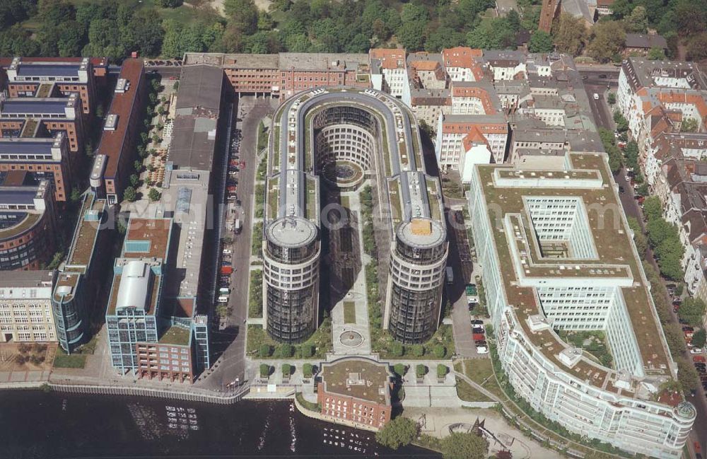 Aerial photograph Berlin - Moabit - Freiberger Spreebogen auf dem Gelände der alten Meierei in Berlin-Moabit - Sitz des Bundesinnenministeriums.