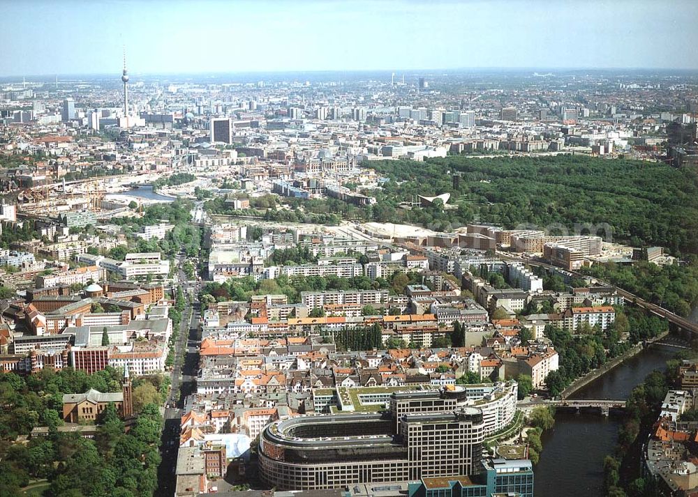 Berlin - Moabit from above - Freiberger Spreebogenkomplex in Berlin-Moabit.