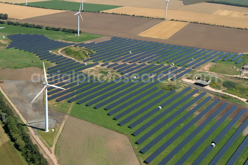 Eckolstädt from the bird's eye view: Blick auf das Freifeld-Solarkraftwerk im Saaletal bei Eckolstädt in Thüringen. Diese Solarstromanlage entstand 2008 und kann Elektrizität für rund 2.500 Haushalte erzeugen. Die 32 Hektar große Photovoltaikanlage ist eine der größten ihrer Art in Deutschland. Bauherr: Beck Energy GmbH,