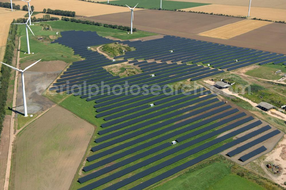 Aerial image Eckolstädt - Blick auf das Freifeld-Solarkraftwerk im Saaletal bei Eckolstädt in Thüringen. Diese Solarstromanlage entstand 2008 und kann Elektrizität für rund 2.500 Haushalte erzeugen. Die 32 Hektar große Photovoltaikanlage ist eine der größten ihrer Art in Deutschland. Bauherr: Beck Energy GmbH,