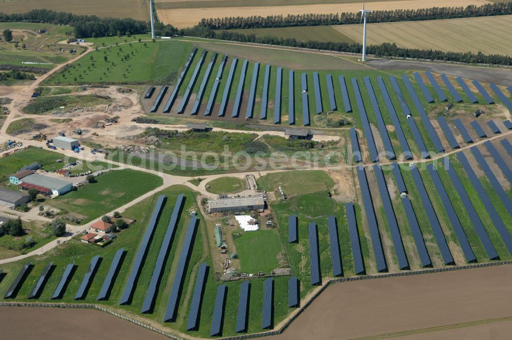 Aerial photograph Eckolstädt - Blick auf das Freifeld-Solarkraftwerk im Saaletal bei Eckolstädt in Thüringen. Diese Solarstromanlage entstand 2008 und kann Elektrizität für rund 2.500 Haushalte erzeugen. Die 32 Hektar große Photovoltaikanlage ist eine der größten ihrer Art in Deutschland. Bauherr: Beck Energy GmbH,