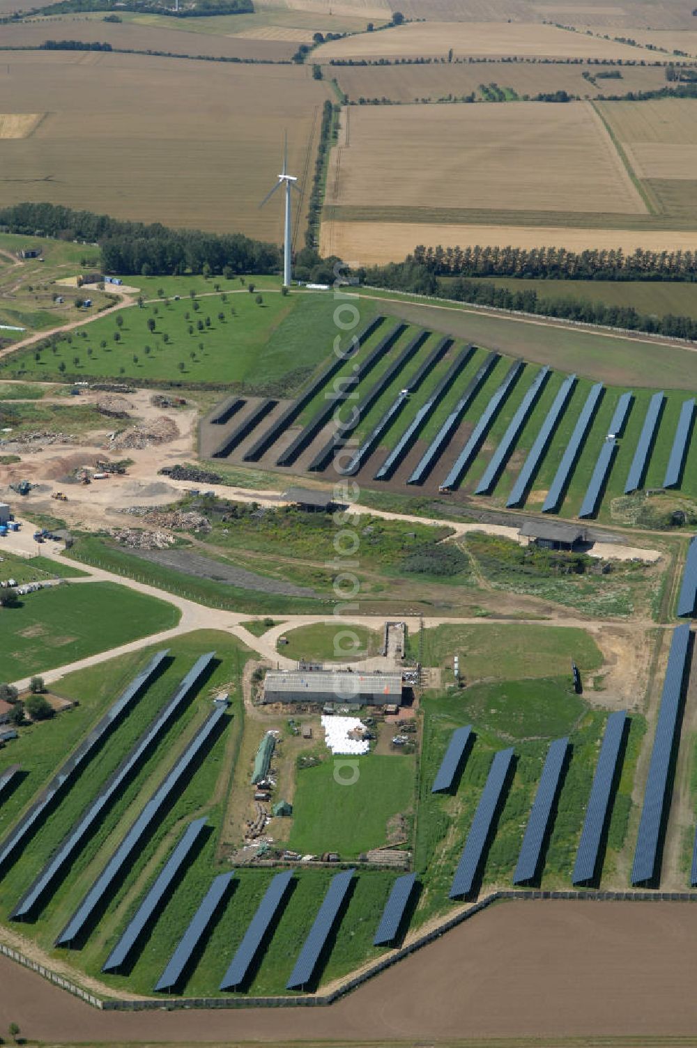 Eckolstädt from above - Blick auf das Freifeld-Solarkraftwerk im Saaletal bei Eckolstädt in Thüringen. Diese Solarstromanlage entstand 2008 und kann Elektrizität für rund 2.500 Haushalte erzeugen. Die 32 Hektar große Photovoltaikanlage ist eine der größten ihrer Art in Deutschland. Bauherr: Beck Energy GmbH,